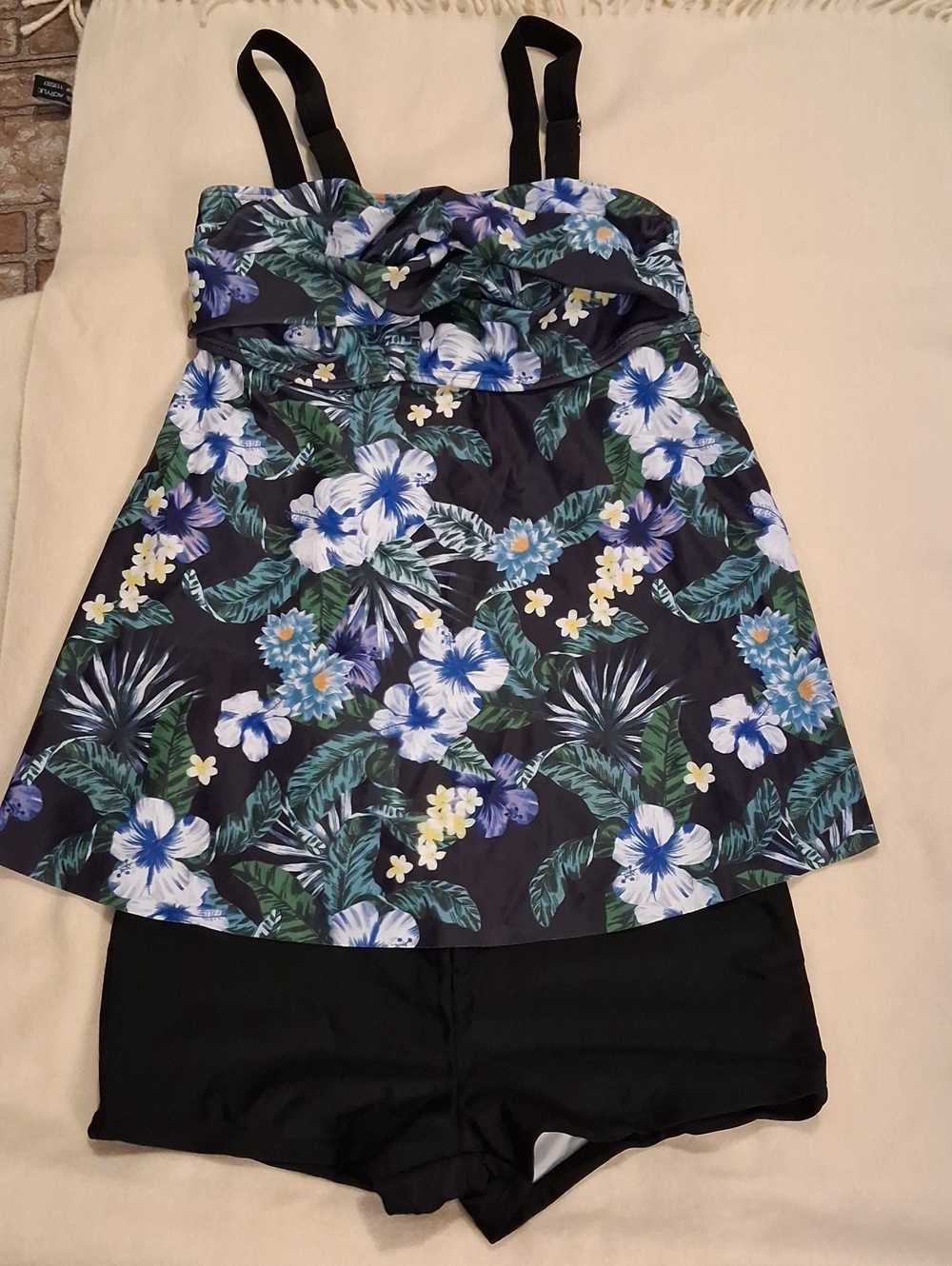 Floral Tankini Swim Set in Navy and Blue Size Small